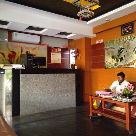 Sakthi Park Inn Csennai Kültér fotó